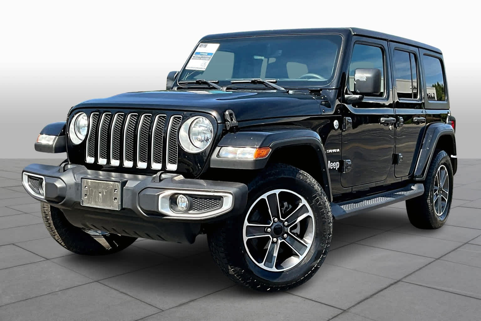 2023 Jeep Wrangler 4-Door Sahara's photo