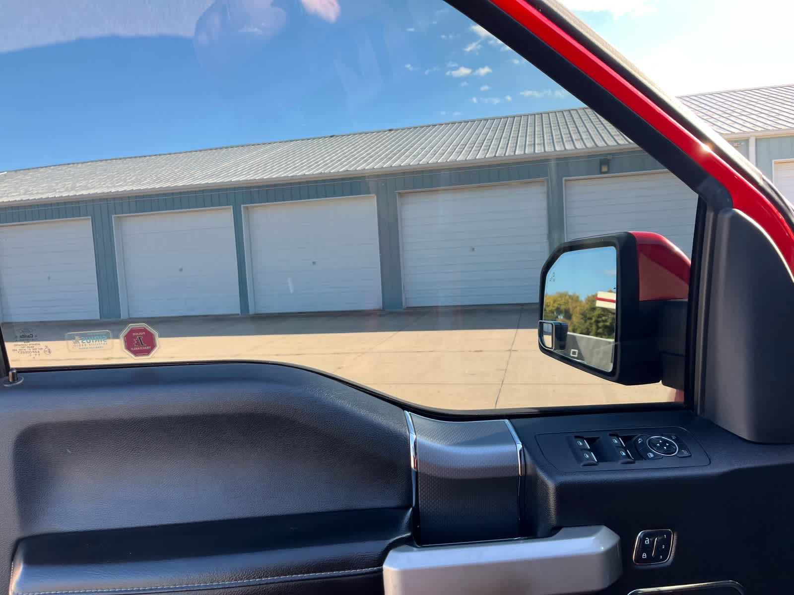 2015 Ford F-150 Lariat photo 16
