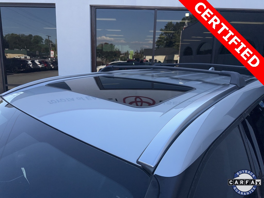 2021 Toyota Highlander XLE photo 12