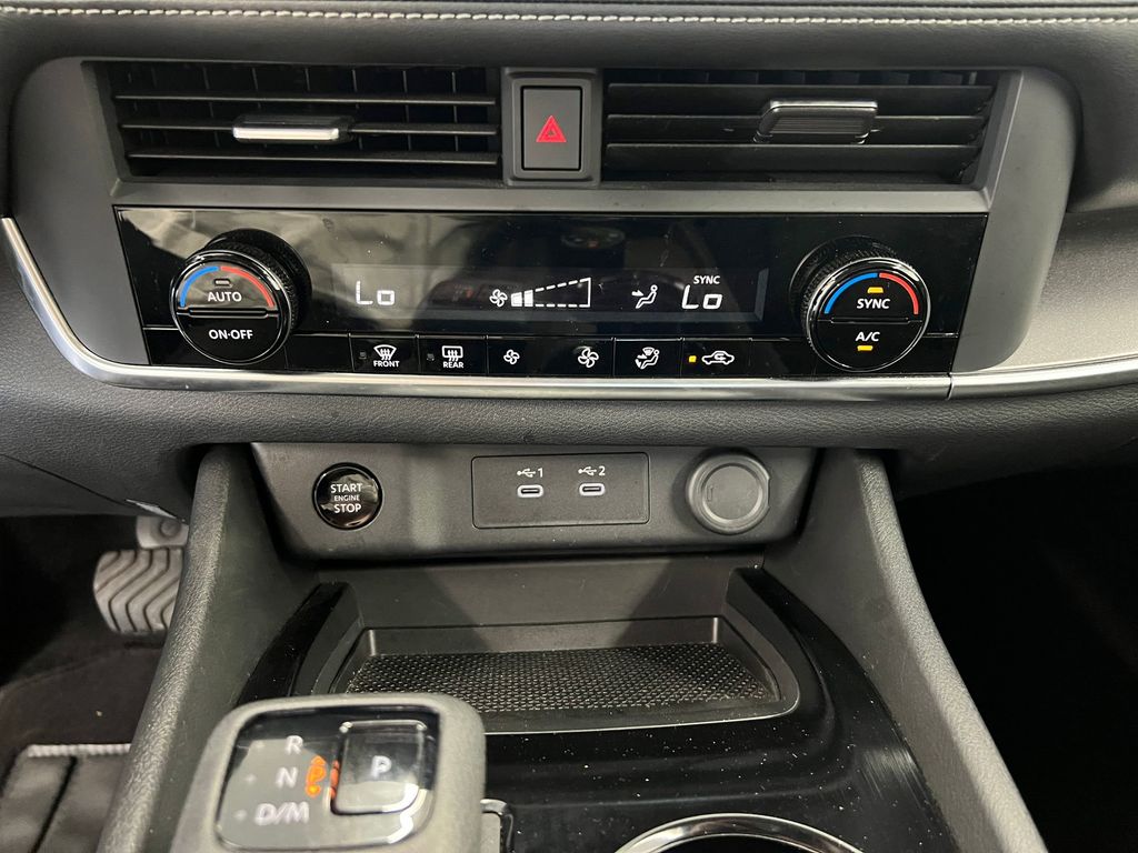 2024 Nissan Rogue SV photo 23