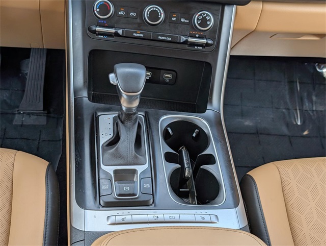 2024 Kia Carnival LX photo 28