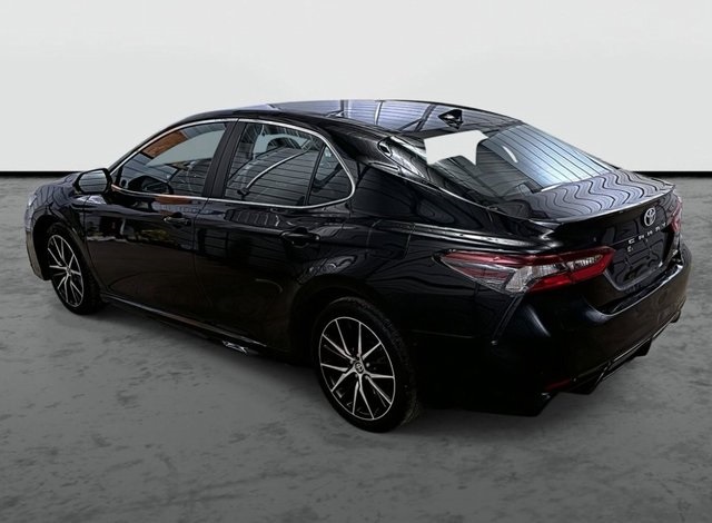 2024 Toyota Camry SE photo 2