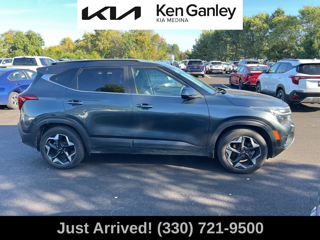 2024 Kia Seltos EX photo 3