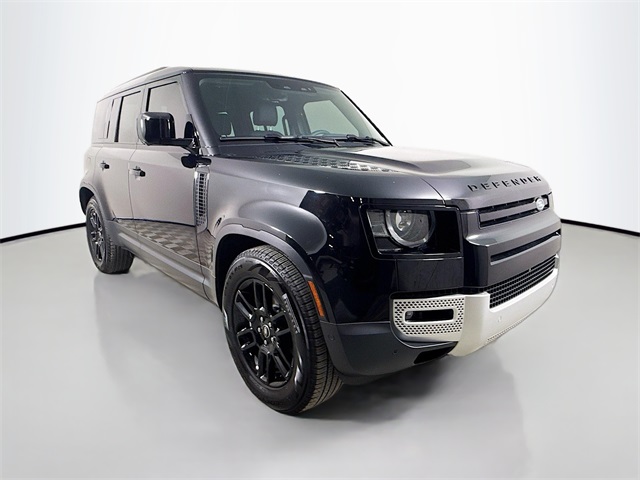 2025 Land Rover Defender 110 S photo 3