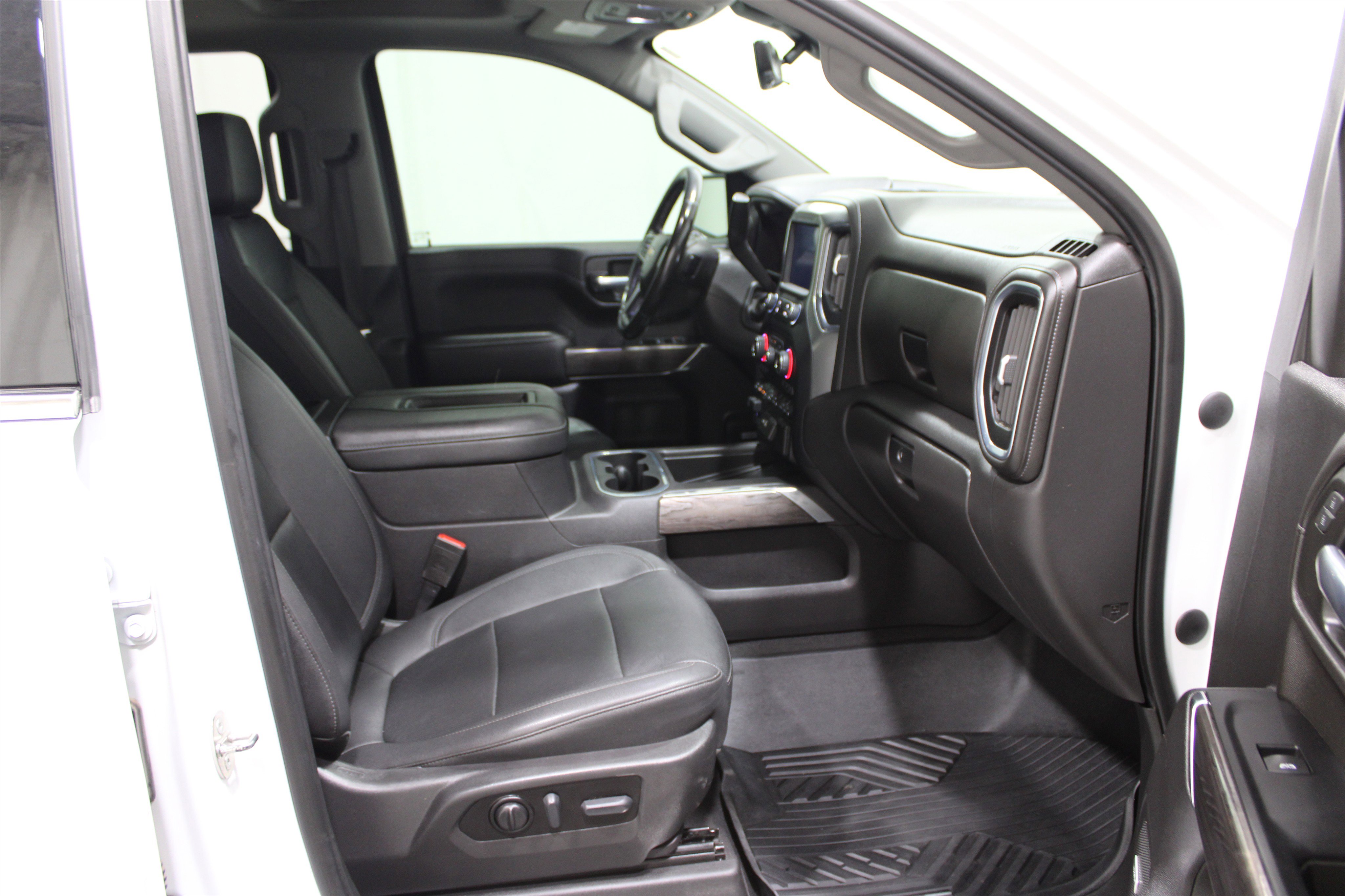 2022 Chevrolet Silverado 1500 LTZ photo 4