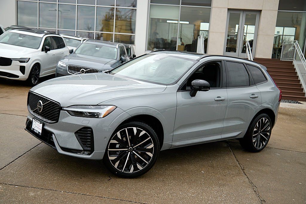 2026 VOLVO XC60 - Image 2