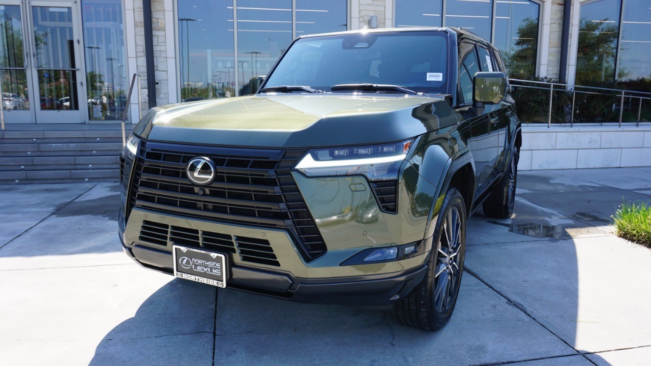 2024 Lexus GX 550 Luxury photo 2