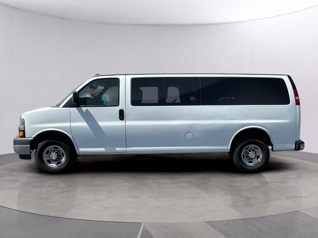 2020 Chevrolet Express 3500 LT photo 4