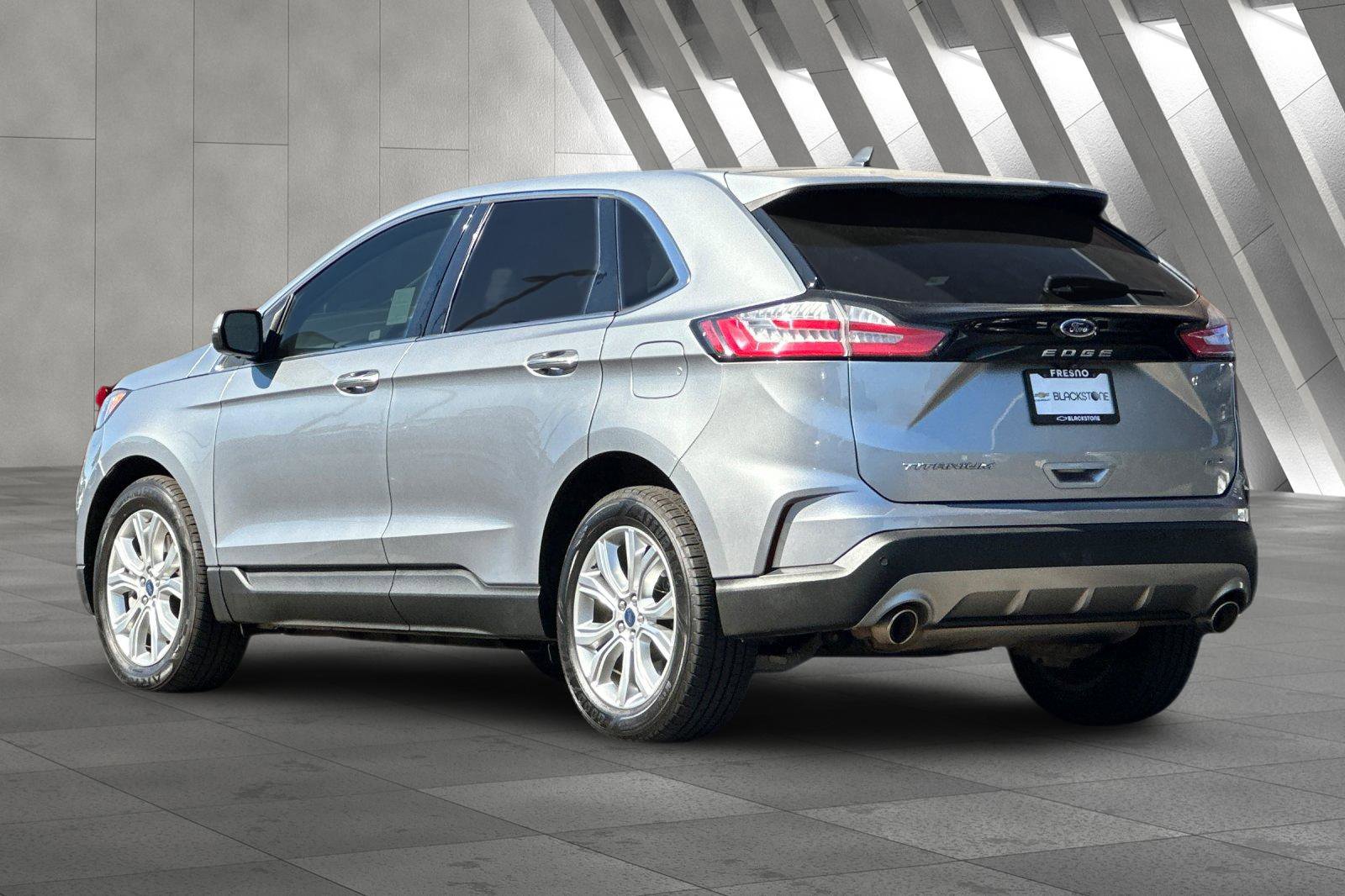 2022 Ford Edge Titanium photo 5