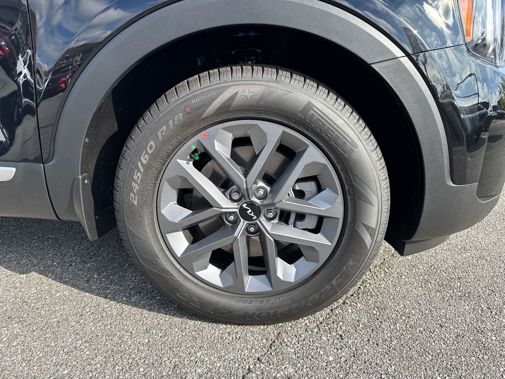 2025 Kia Telluride LX photo 11