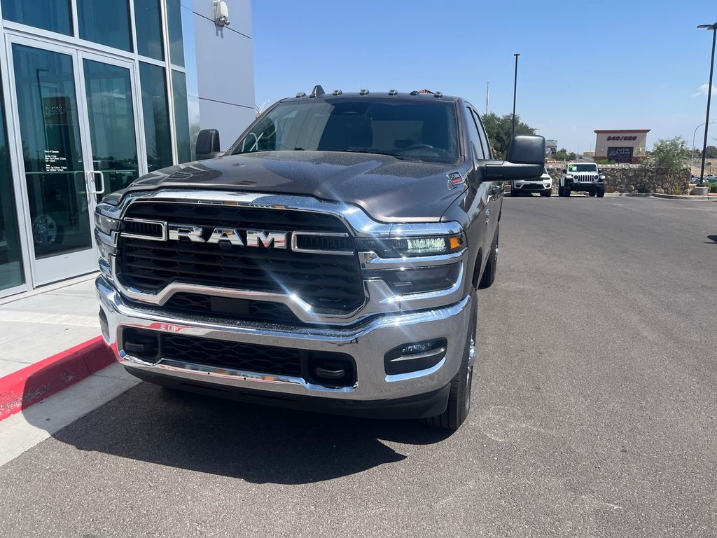 2025 Ram 2500 Tradesman photo 3