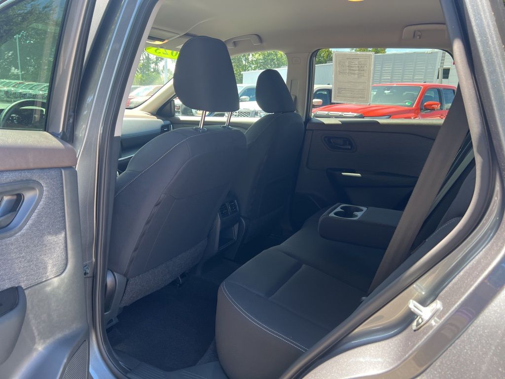 2023 Nissan Rogue S photo 12