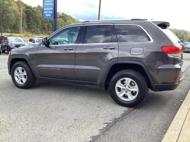 2017 Jeep Grand Cherokee Laredo photo 3