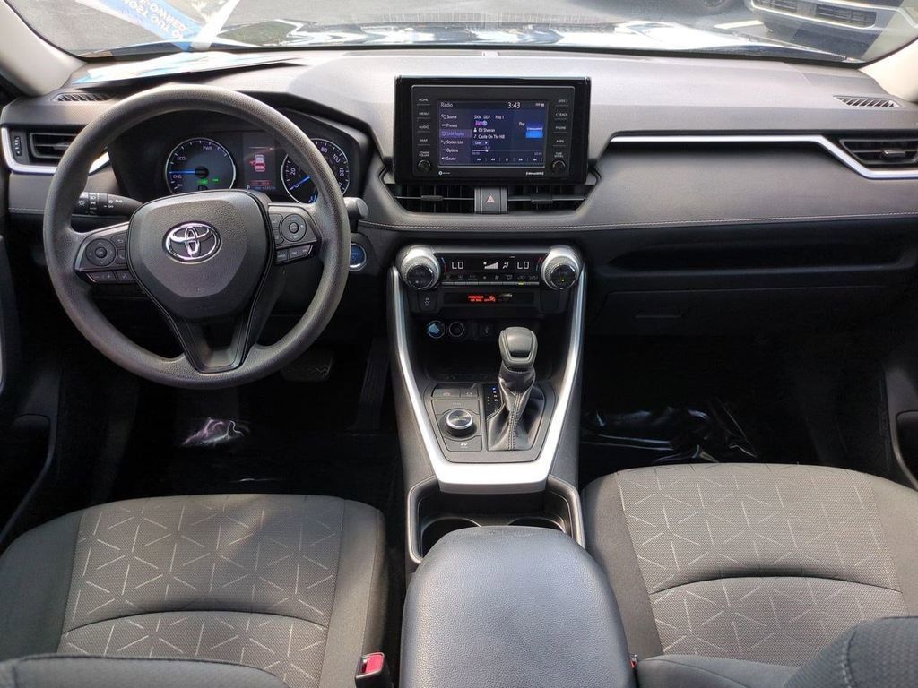 2021 Toyota RAV4 Hybrid XLE photo 22
