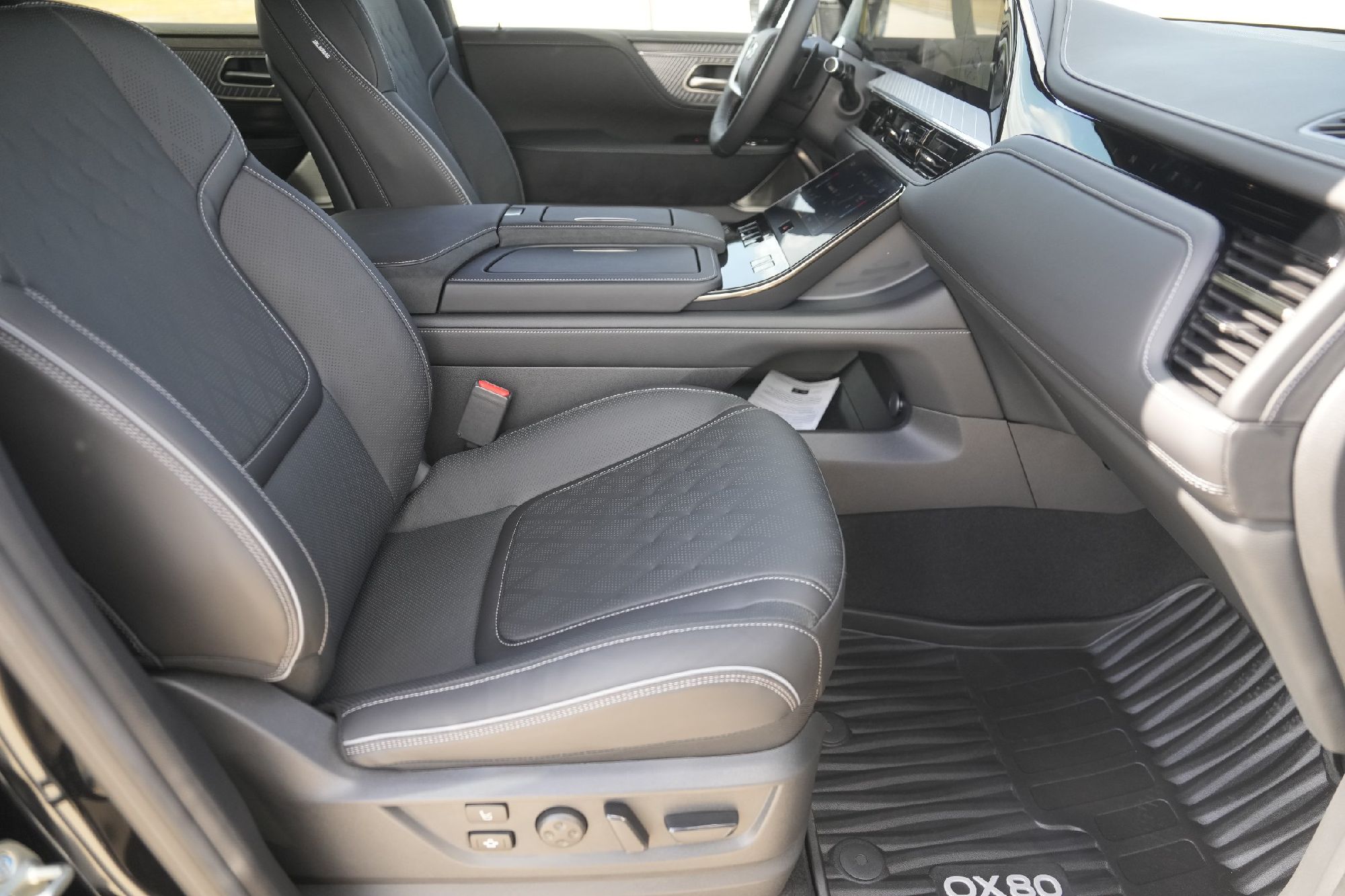 2025 Infiniti QX80 photo 14