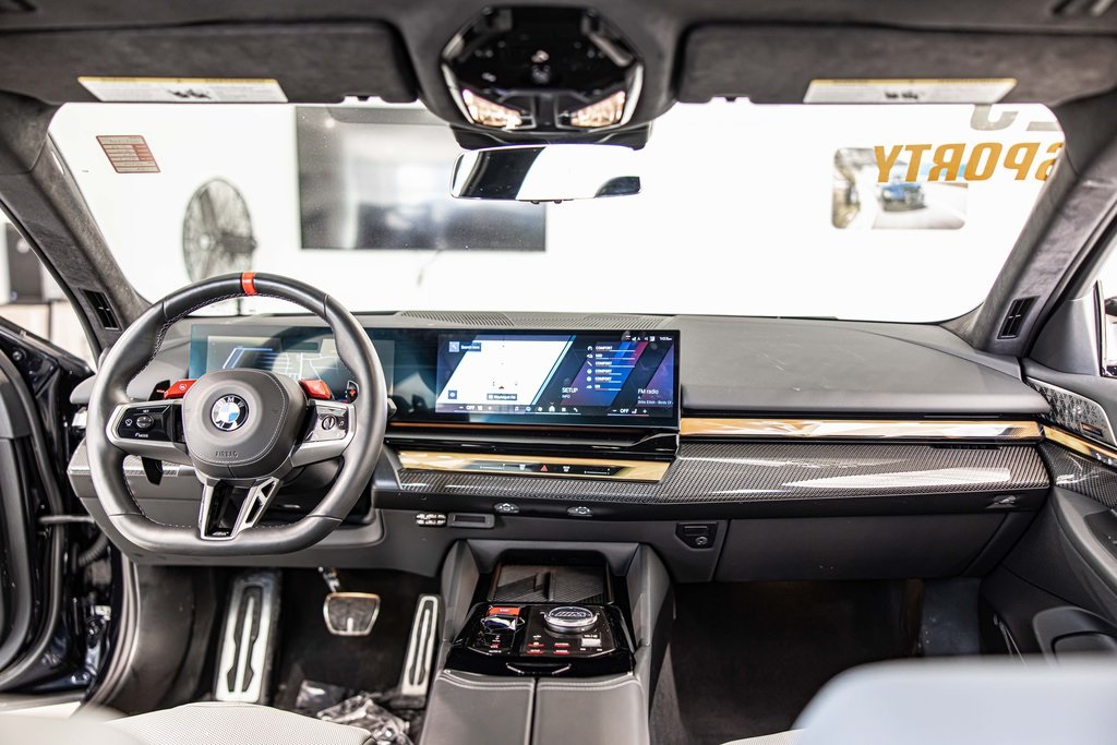 2025 BMW M5 - Image 35