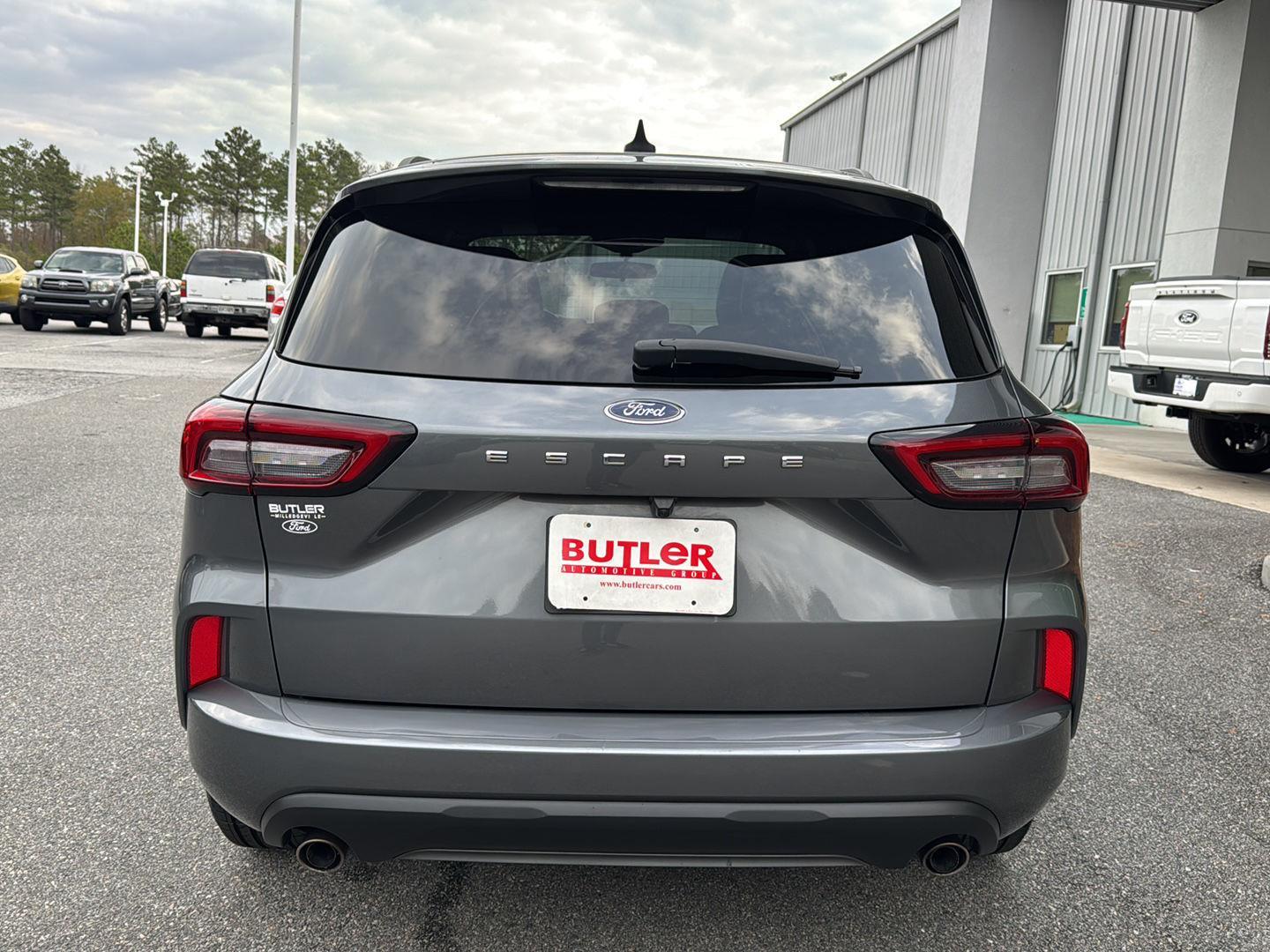 2023 Ford Escape ST-Line photo 4