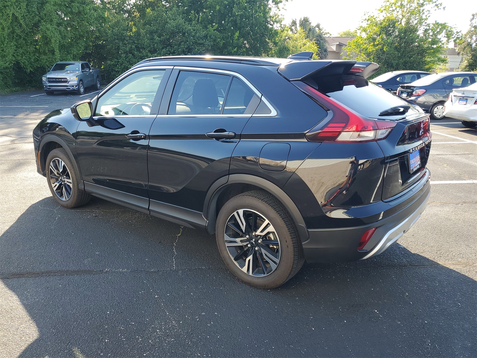 2024 Mitsubishi Eclipse Cross SE photo 3