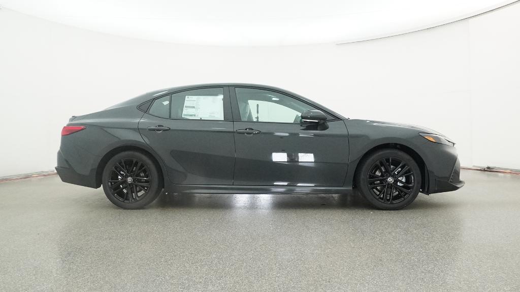 2025 Toyota Camry SE photo 9