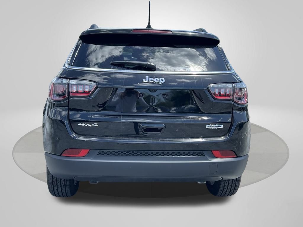 2025 Jeep Compass Latitude photo 5