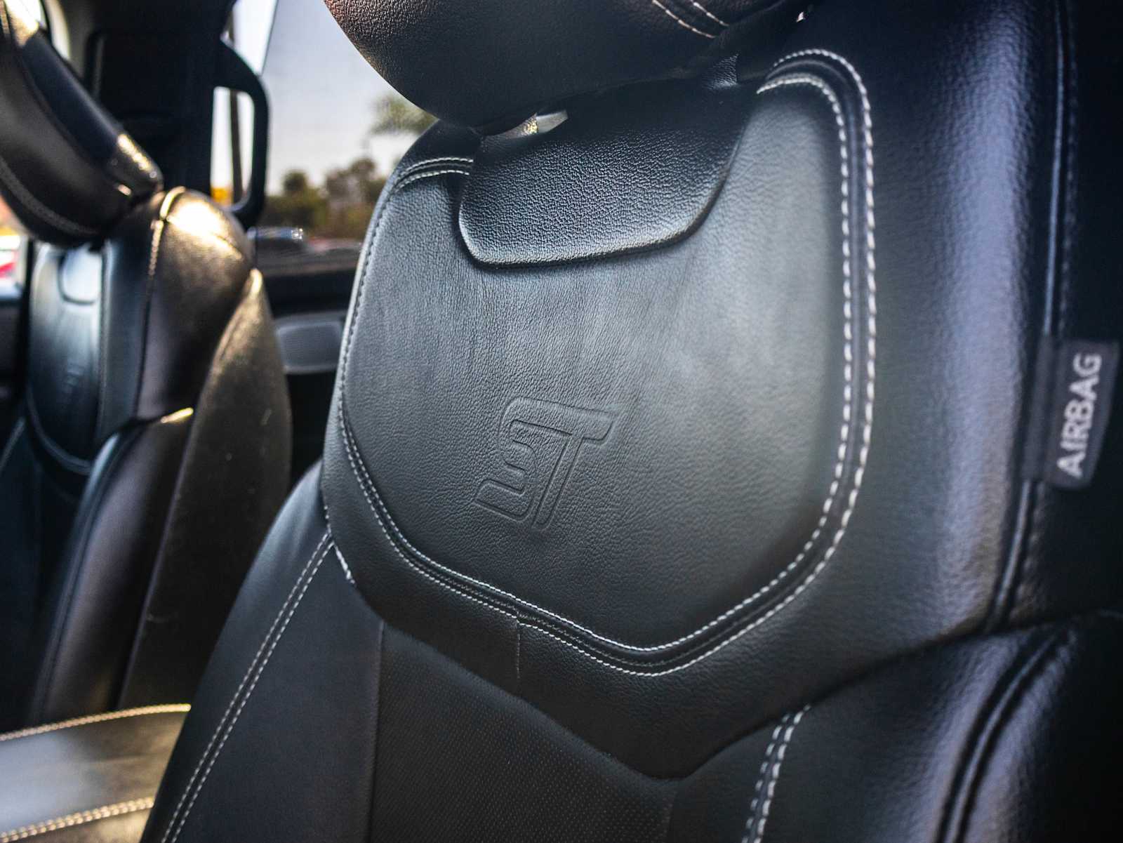 2020 Ford Explorer ST photo 15