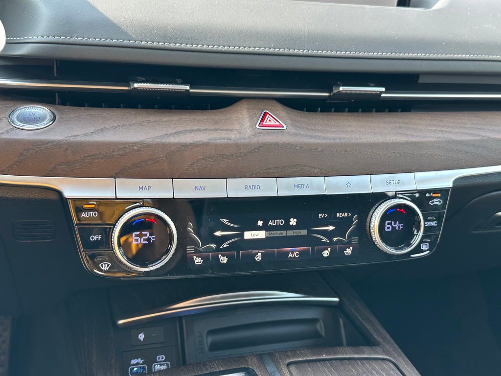 2024 Genesis Electrified G80 photo 28