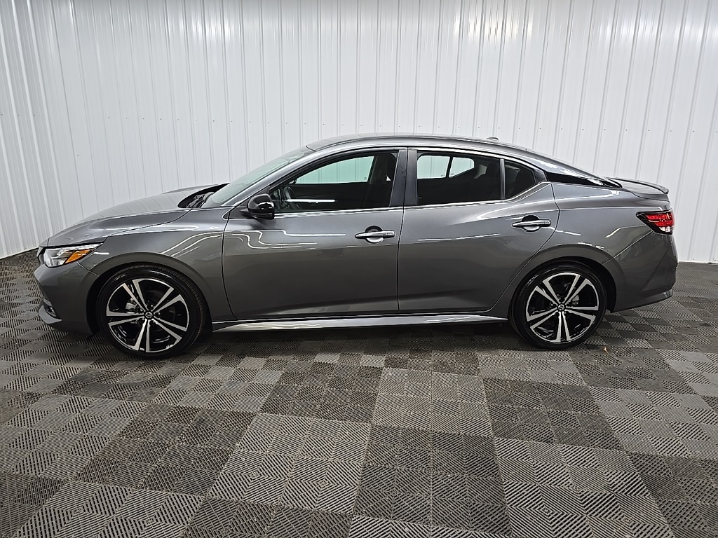 2021 Nissan Sentra SR photo 5