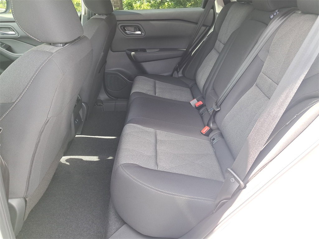 2026 Nissan Rogue SV photo 12