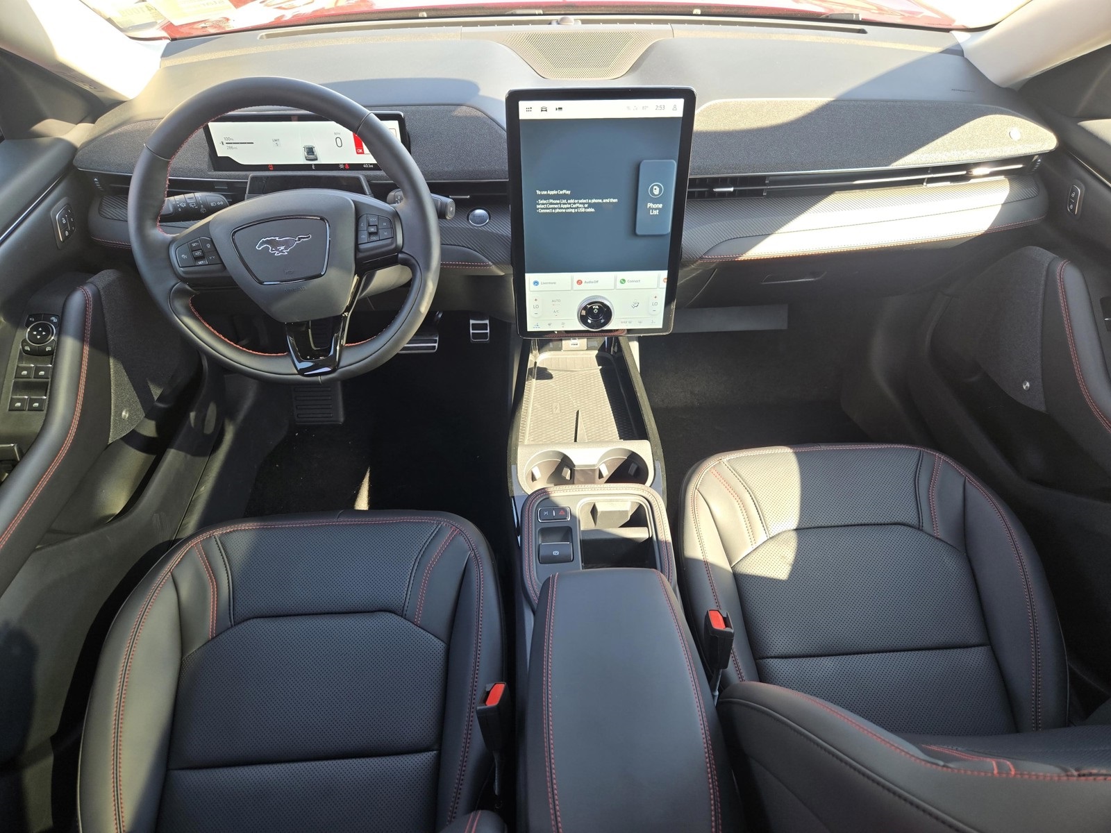 2025 Ford Mustang Mach-E Premium photo 7