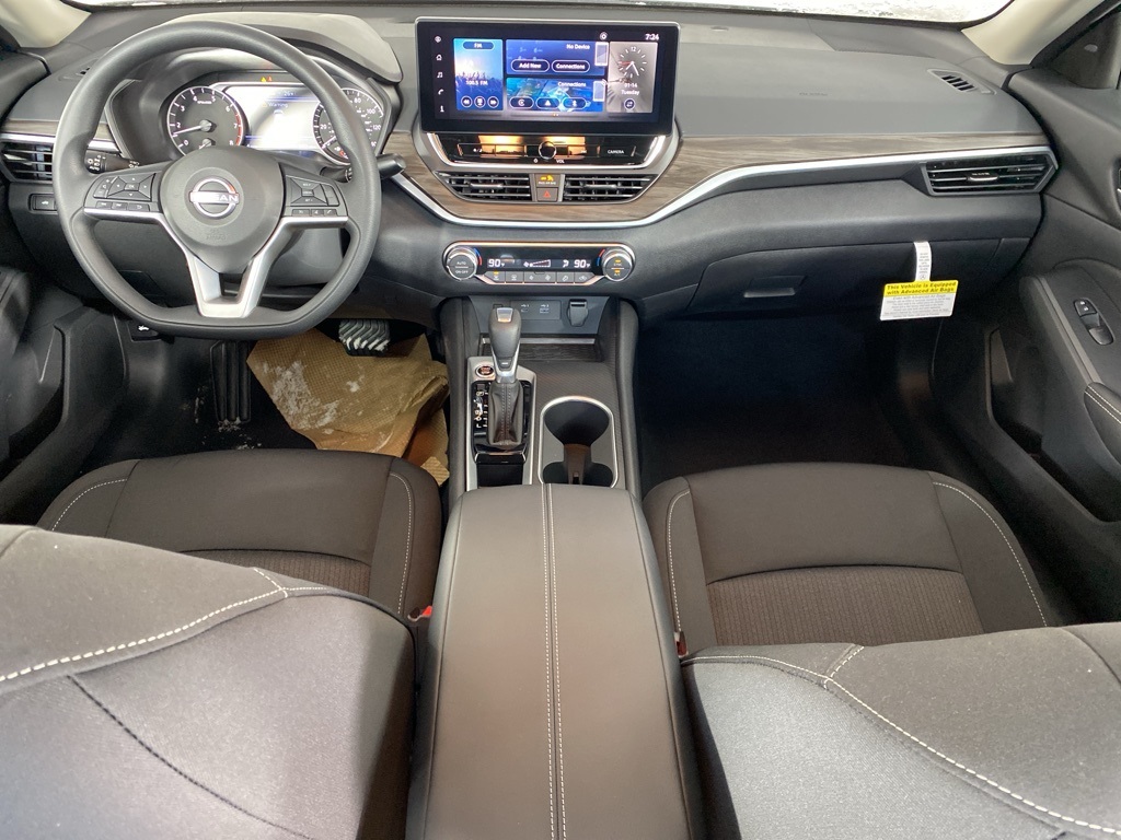 2025 Nissan Altima 2.5 SV photo 2