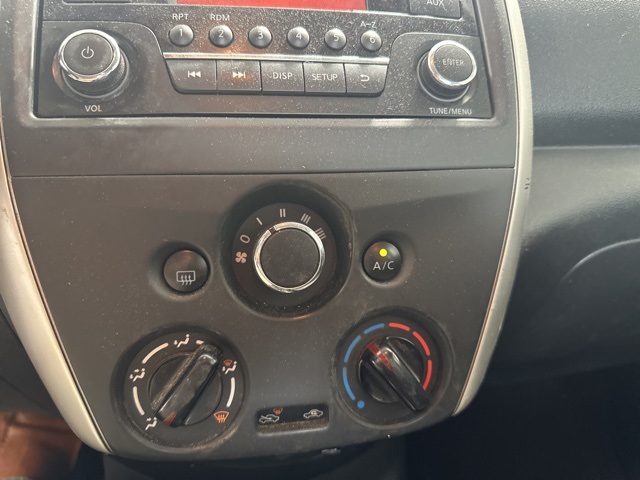 2016 Nissan Versa 1.6 SV photo 18