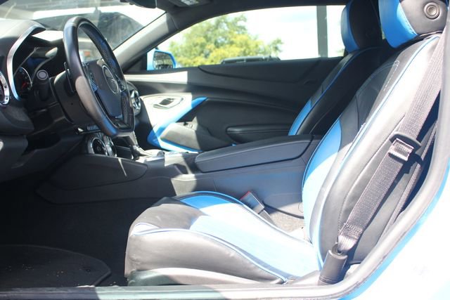 2023 Chevrolet Camaro 1LT photo 9