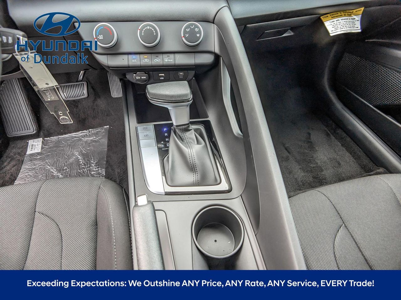 2025 Hyundai Elantra SE photo 10
