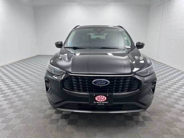 2023 Ford Escape Platinum photo 2