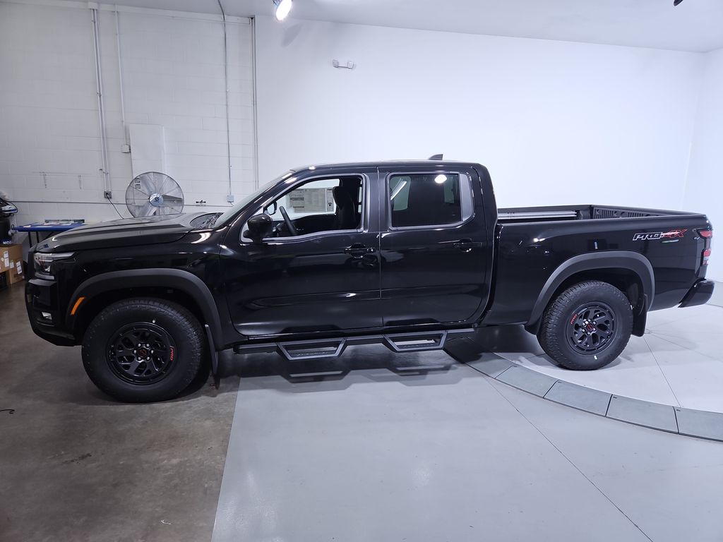2025 Nissan Frontier PRO-4X photo 2