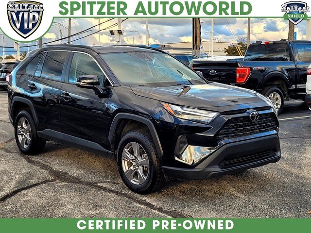 2024 Toyota RAV4 XLE's photo