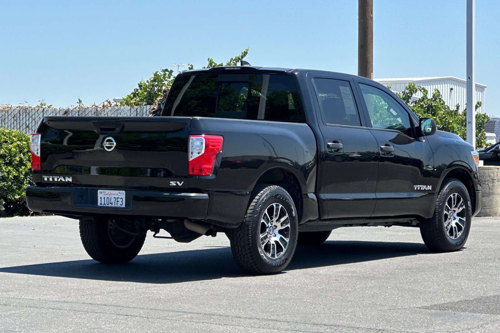2022 Nissan Titan SV photo 4