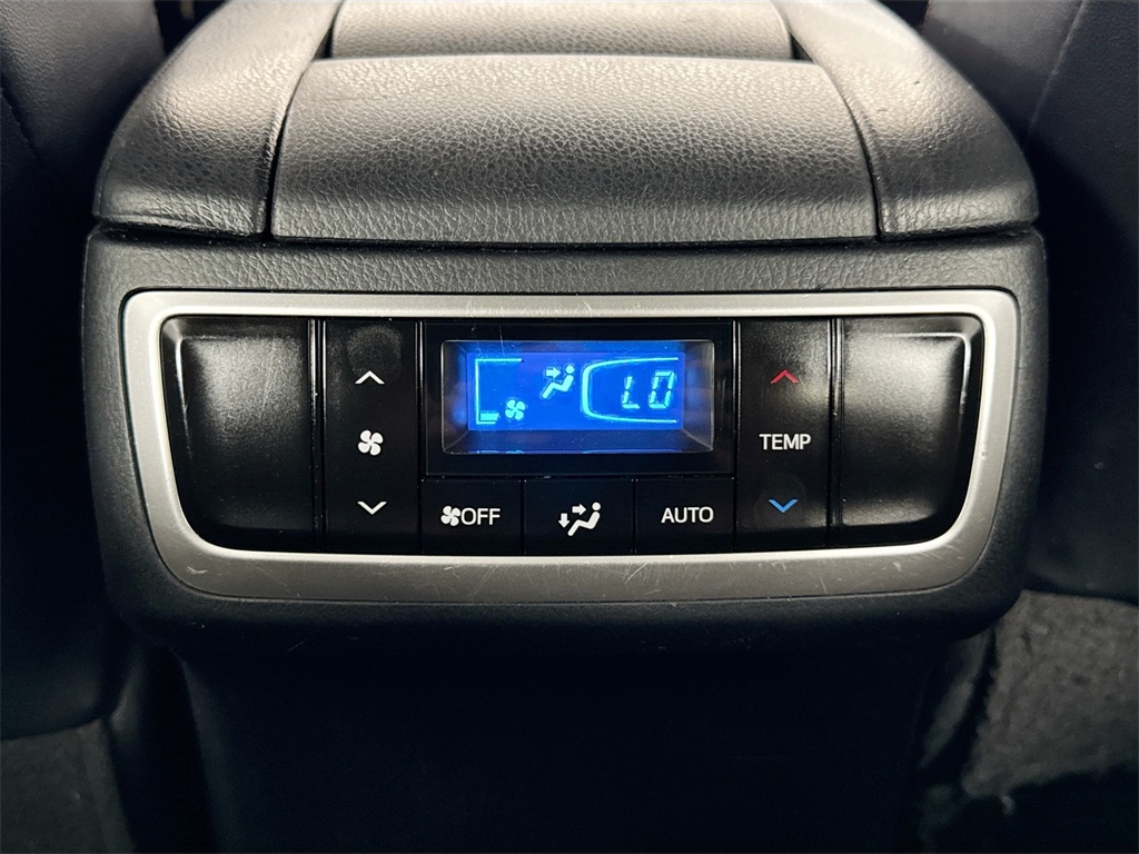 2016 Toyota Highlander LE Plus photo 16