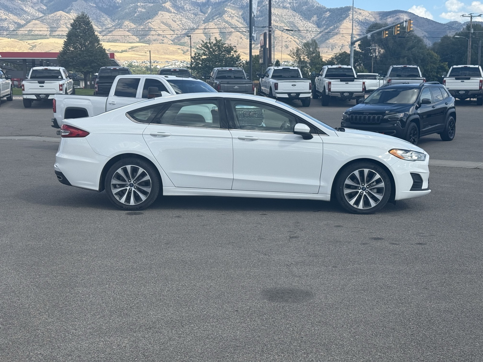 2019 Ford Fusion SE photo 4