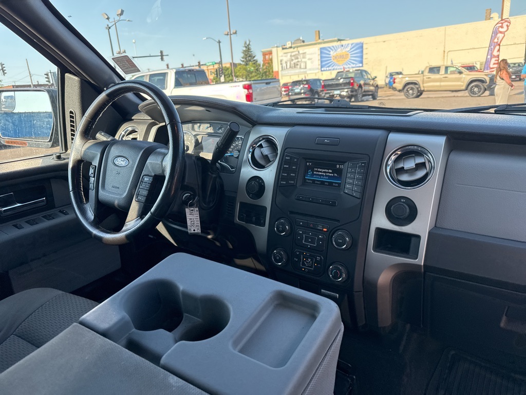 2014 Ford F-150 XLT photo 30