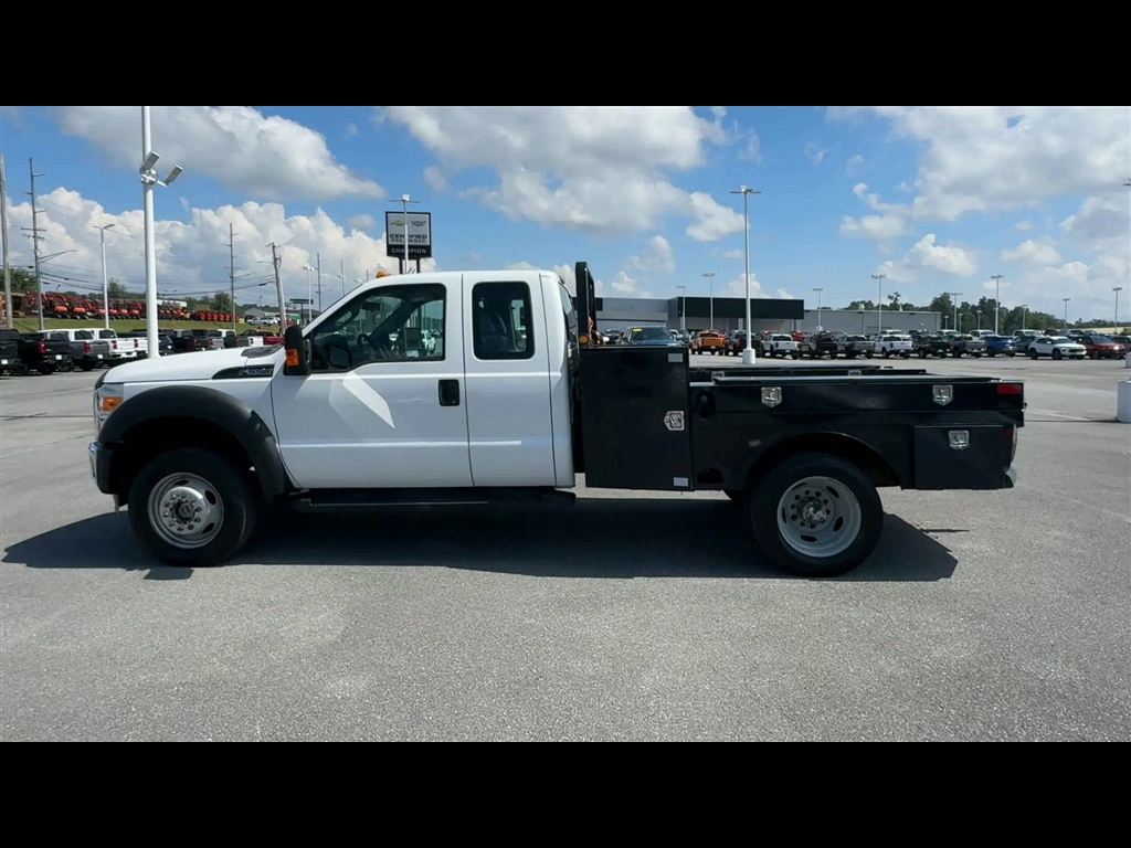 2014 Ford F-550 photo 3
