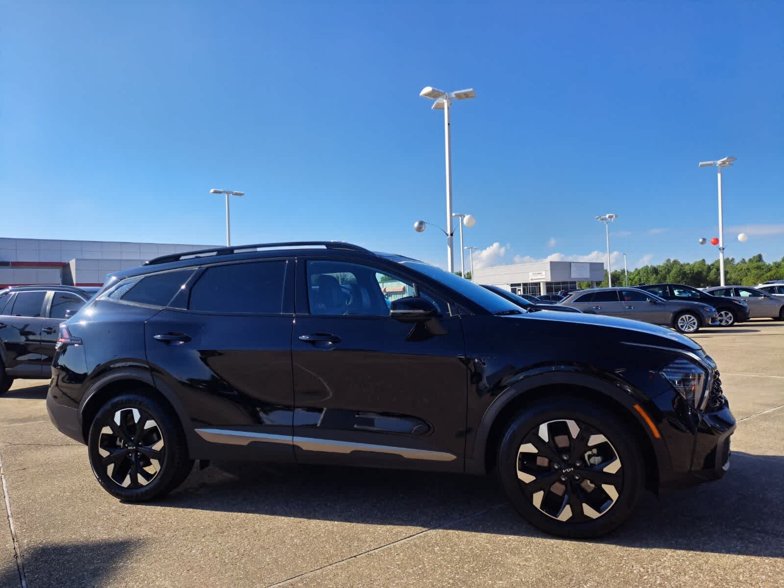 2024 Kia Sportage X-Line photo 2