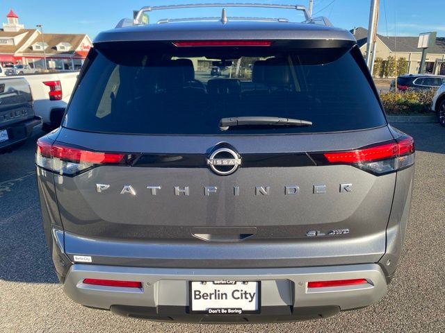 2024 Nissan Pathfinder SL photo 4