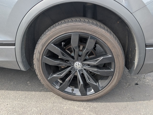 2020 Volkswagen Tiguan SE R-Line Black photo 7