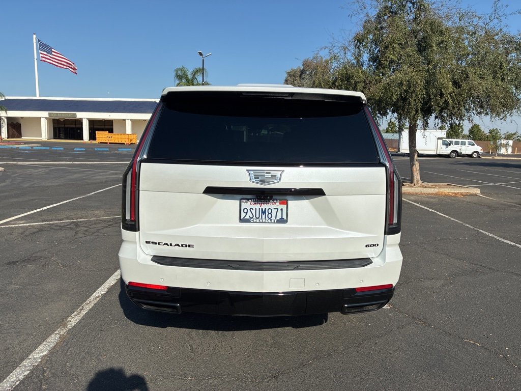 2025 Cadillac Escalade ESV Sport photo 4