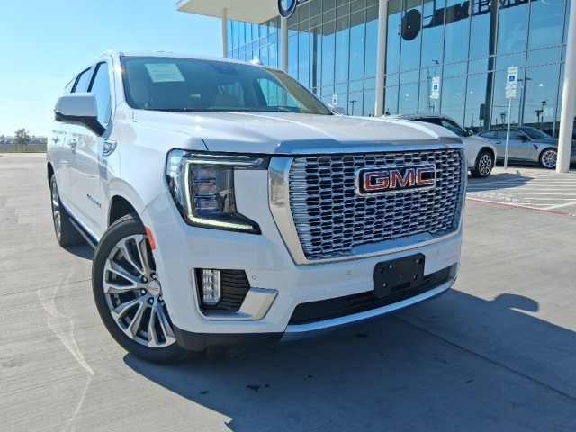 2024 GMC Yukon Denali's photo