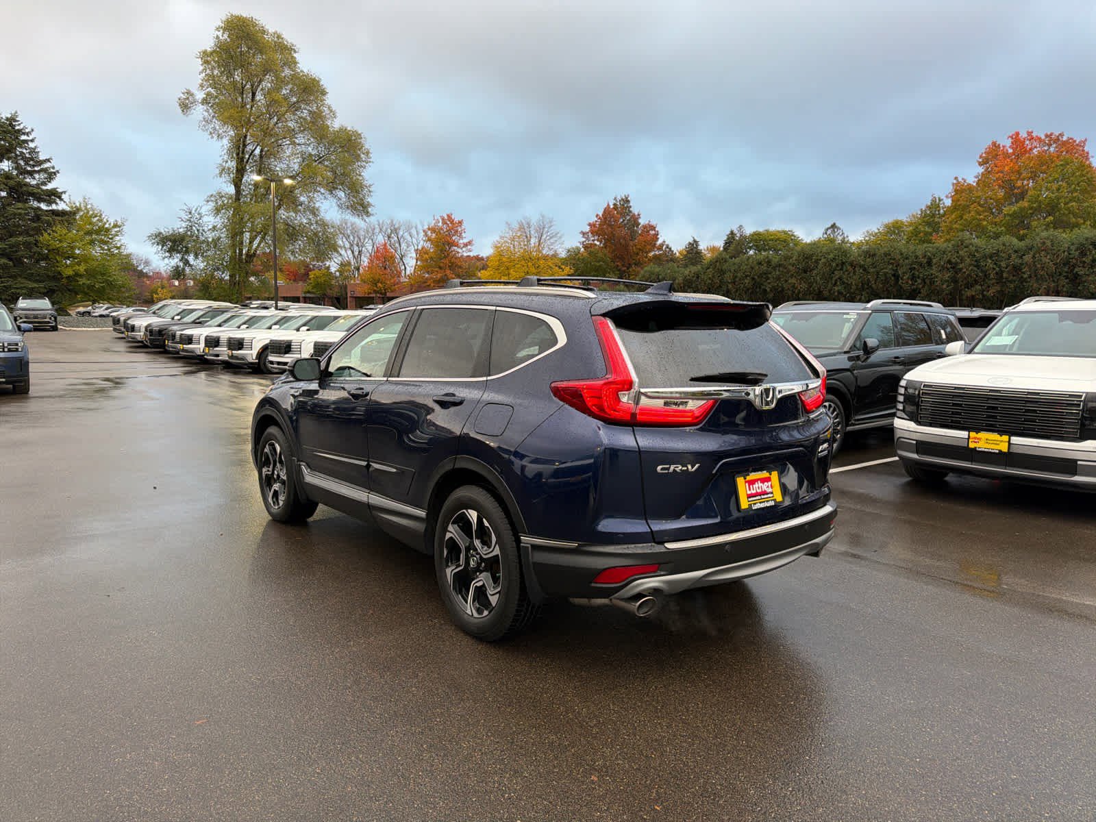 2017 Honda CR-V Touring photo 3