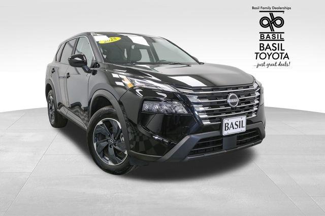 2025 Nissan Rogue SV photo 2