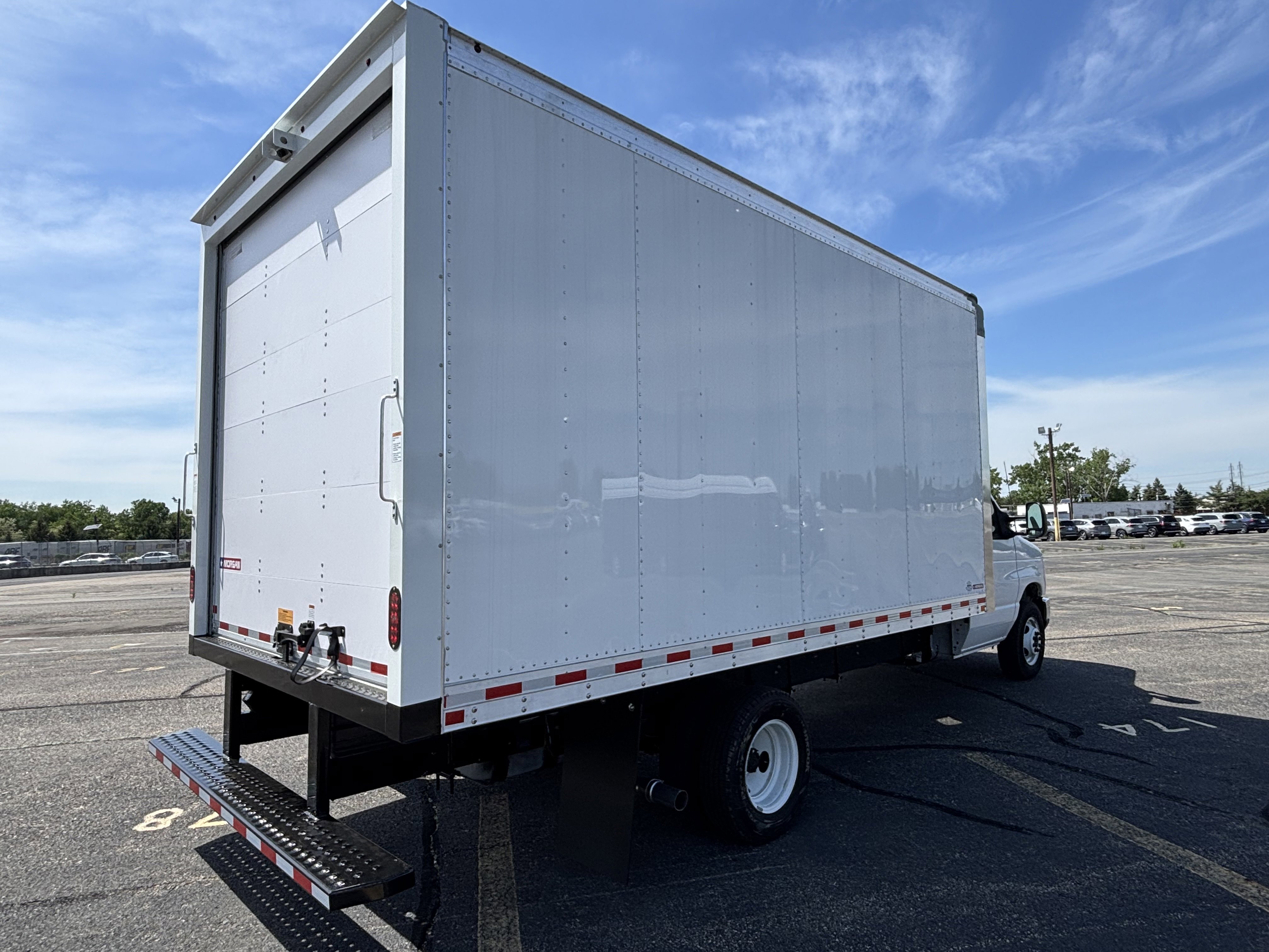 2025 Ford E-450 photo 3