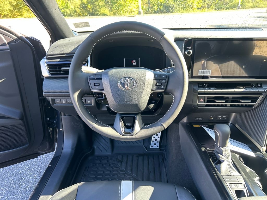 2026 Toyota Camry SE photo 13